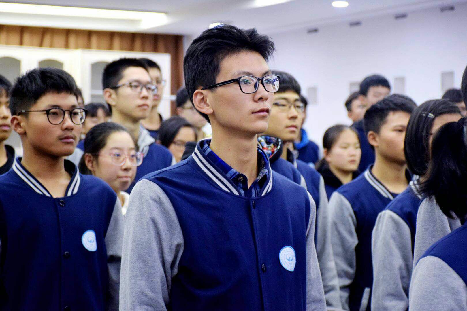 3全体起立，奏放《国际歌》.JPG