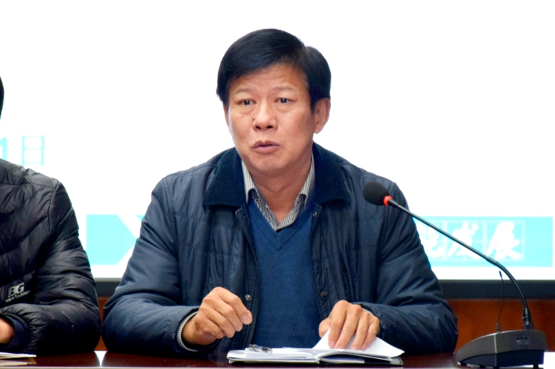 郑州47中副校长李伟发言.jpg