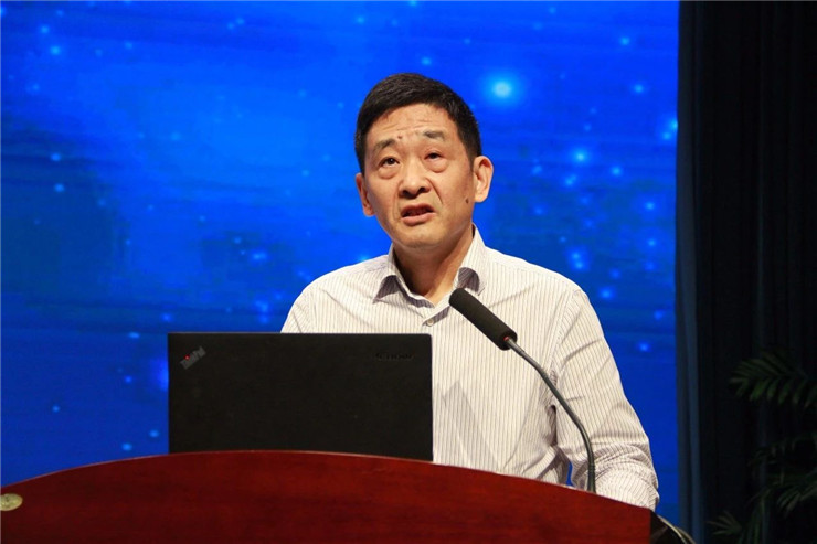 6苏教版高中语文教材主编杨九俊.jpg