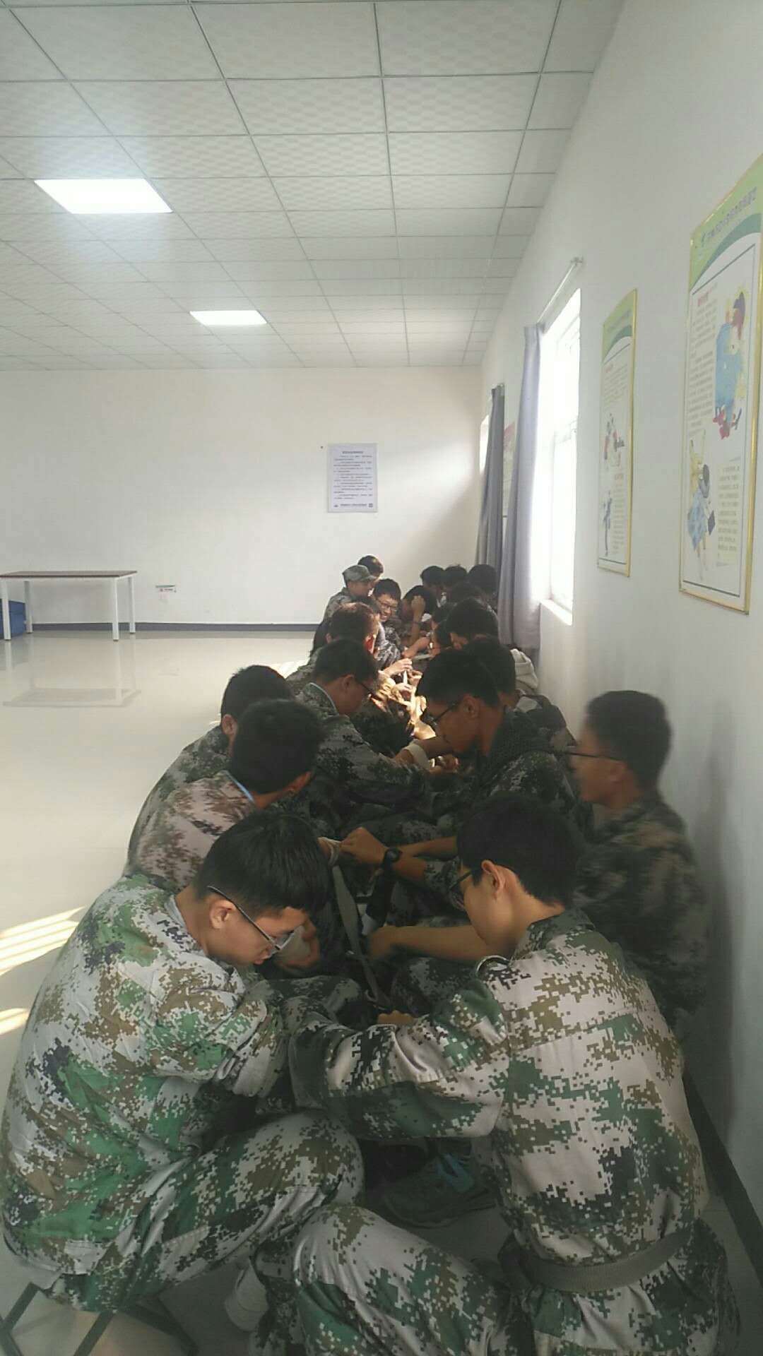 6练习包扎.jpg