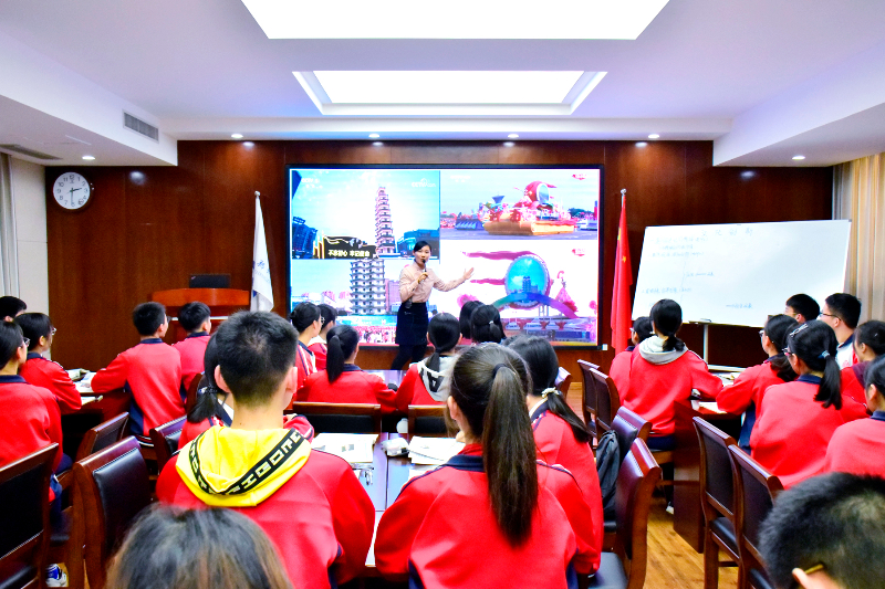 1郑州市实验高级中学李萍老师做课.JPG