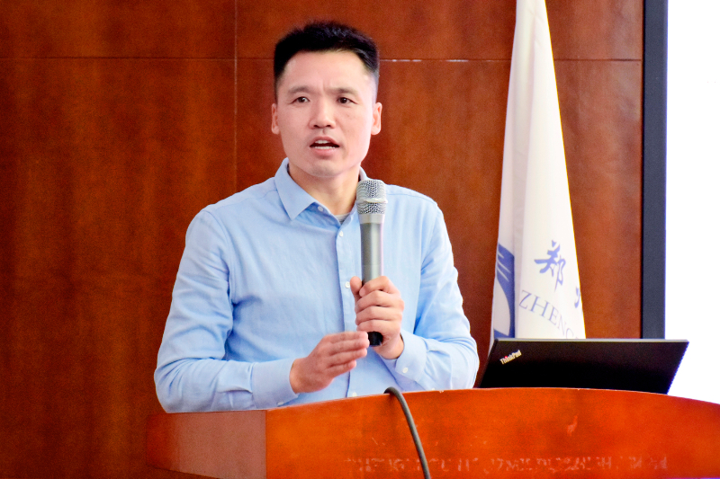 6闫彦强老师评课并对下一阶段的郑州市优质课比赛提出具体要求.JPG